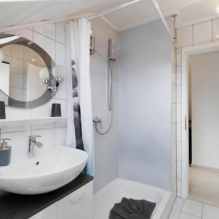 Lilie Und Dahlie * Münsingen