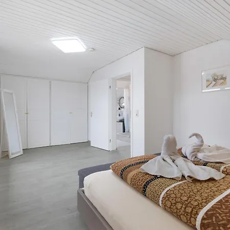 Lilie Und Dahlie Münsingen